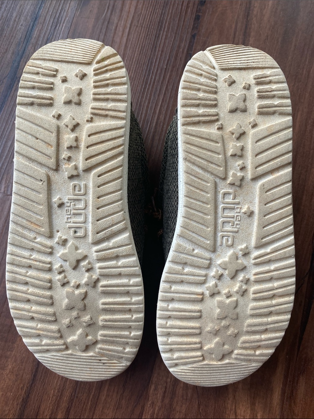 Hey Dude “Wally” Boys Shoes - Picture 6 of 9